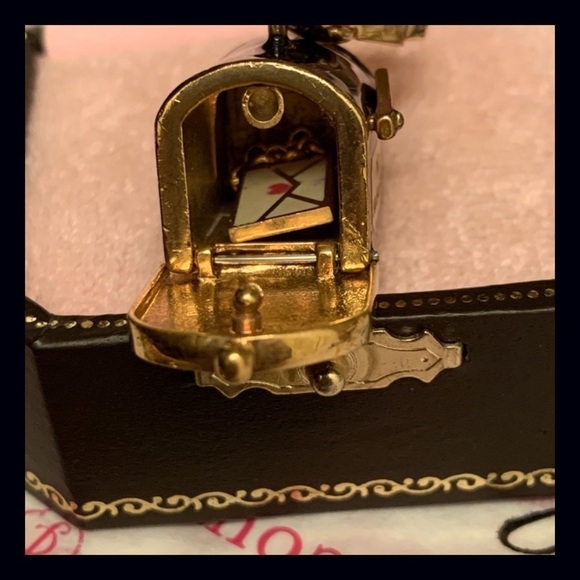 Juicy Couture Mailbox Charm - Picture 11 of 14